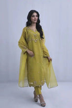 Golden Organza Embroidered Suit - 3PC | Gul-e-Zeba