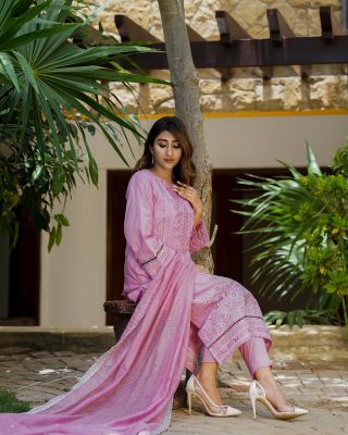 Luxury Embroidered lilac 3 piece Lawn